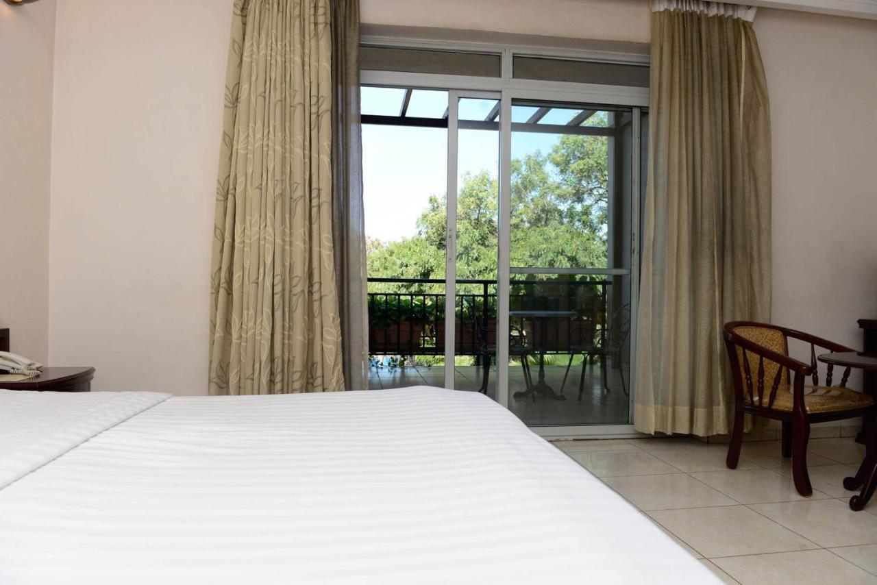 Room In Bb - Enjoy You Vacation Wail Staying In This Single Room Fit For 2 People Kigali Exterior photo